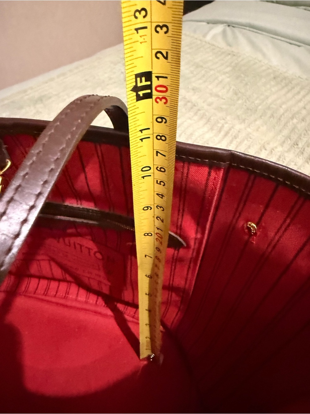 Louis Vuitton Brown Damier Ebene Tote with Red Lining MM - Picture 15 of 17